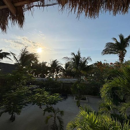 La Diosa Kali Beach Front Hotel 홀박스아일랜드 외부 사진