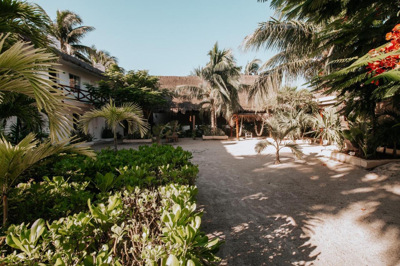 La Diosa Kali Beach Front Hotel 홀박스아일랜드 외부 사진
