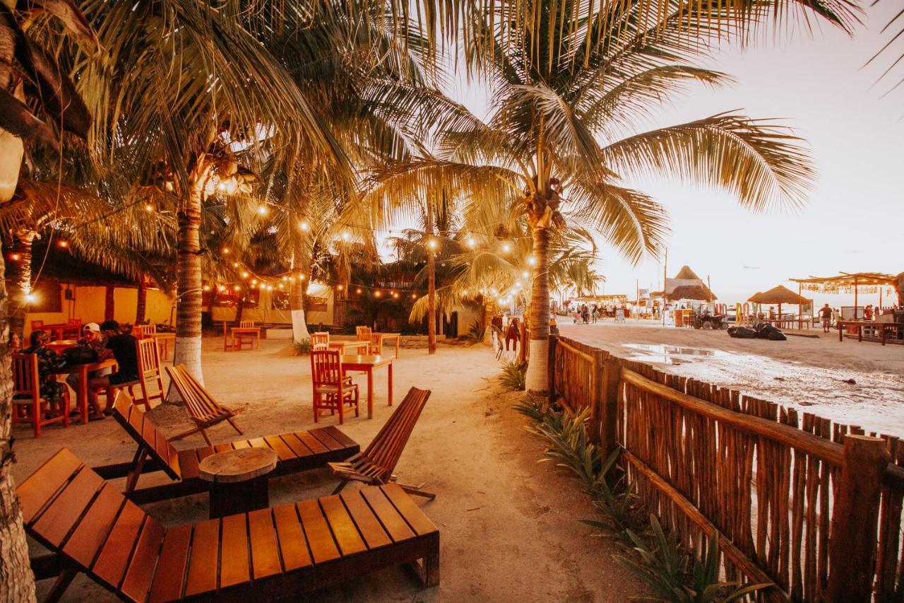 La Diosa Kali Beach Front Hotel 홀박스아일랜드 외부 사진