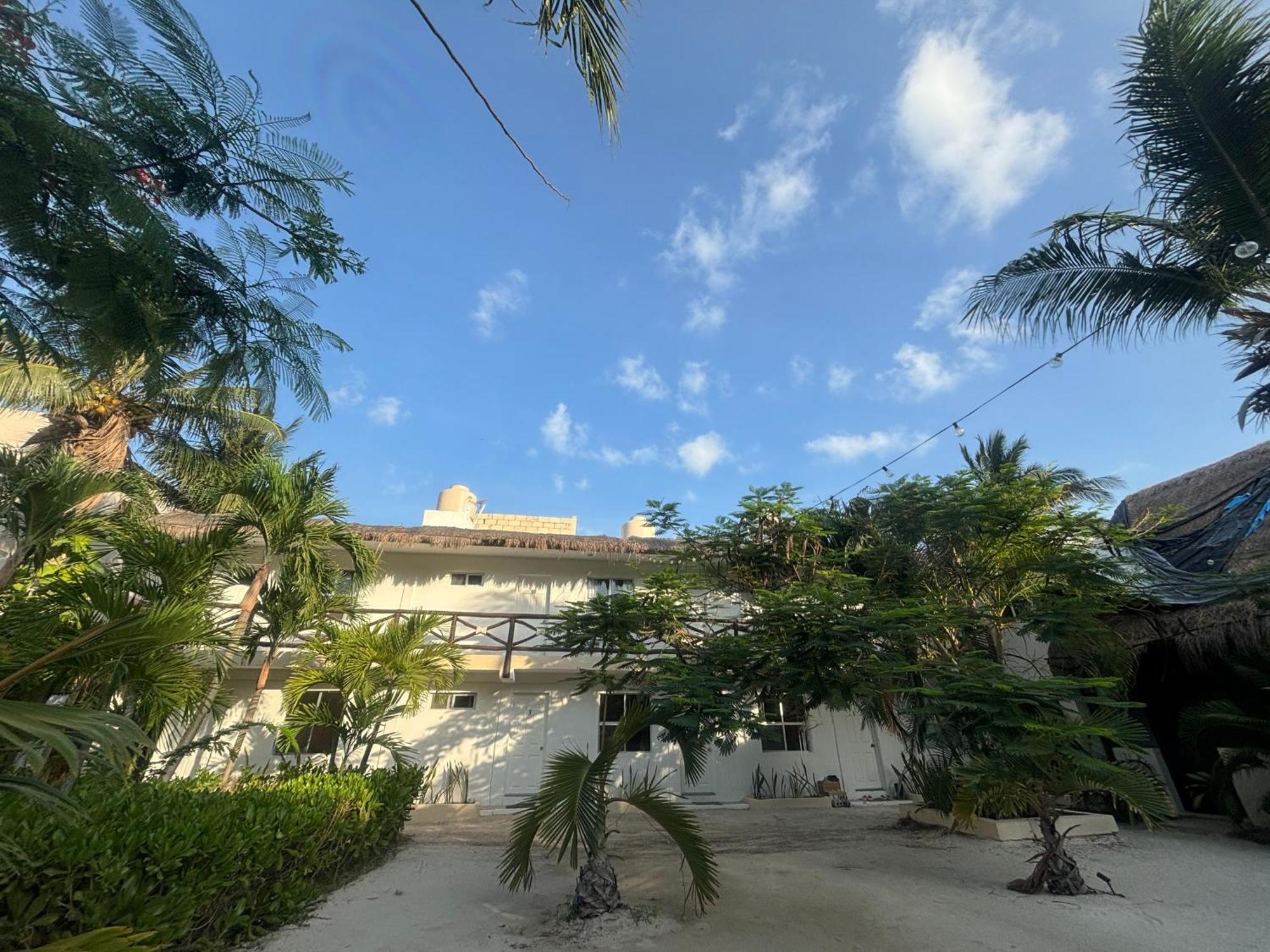 La Diosa Kali Beach Front Hotel 홀박스아일랜드 외부 사진
