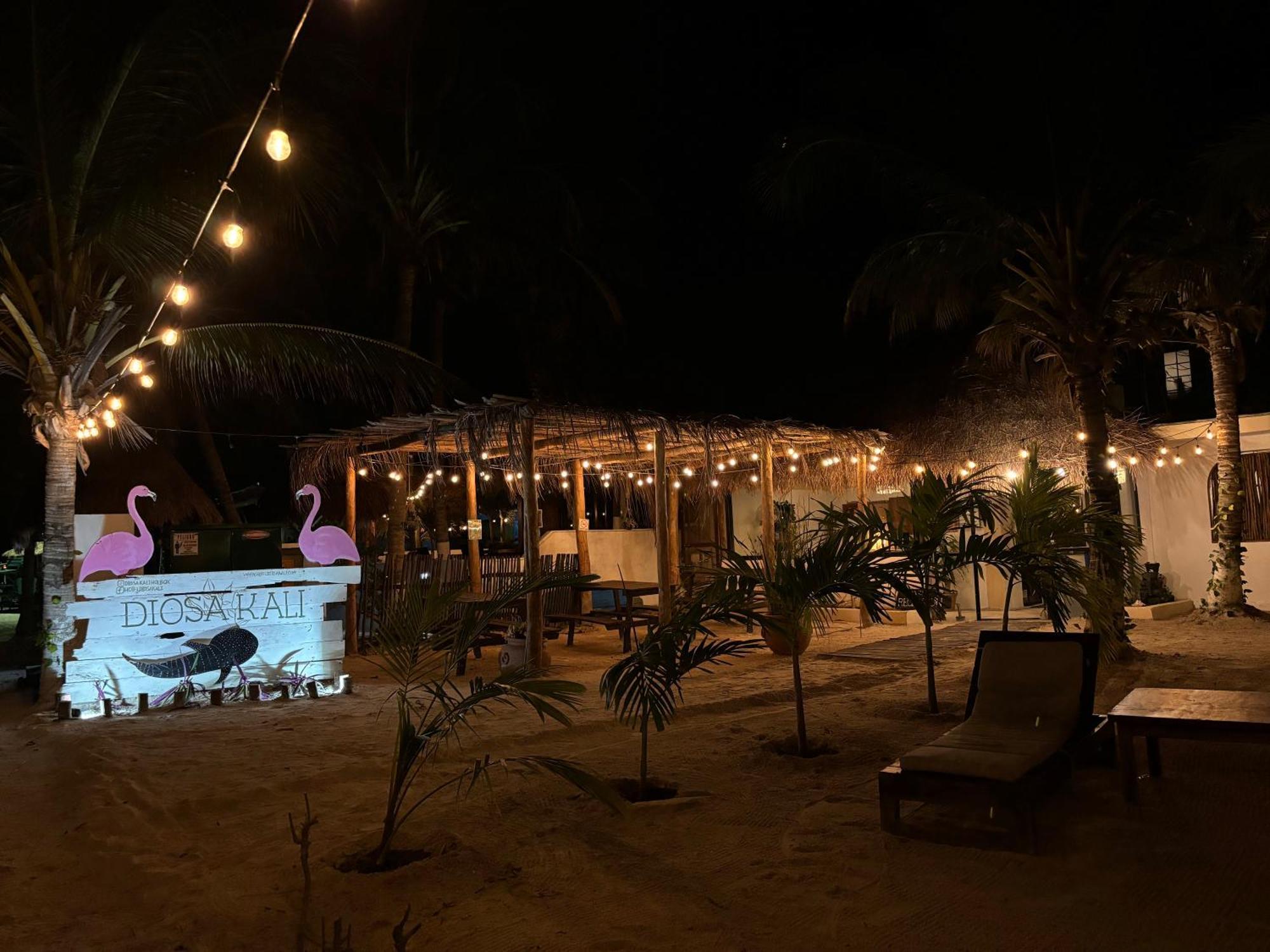 La Diosa Kali Beach Front Hotel 홀박스아일랜드 외부 사진