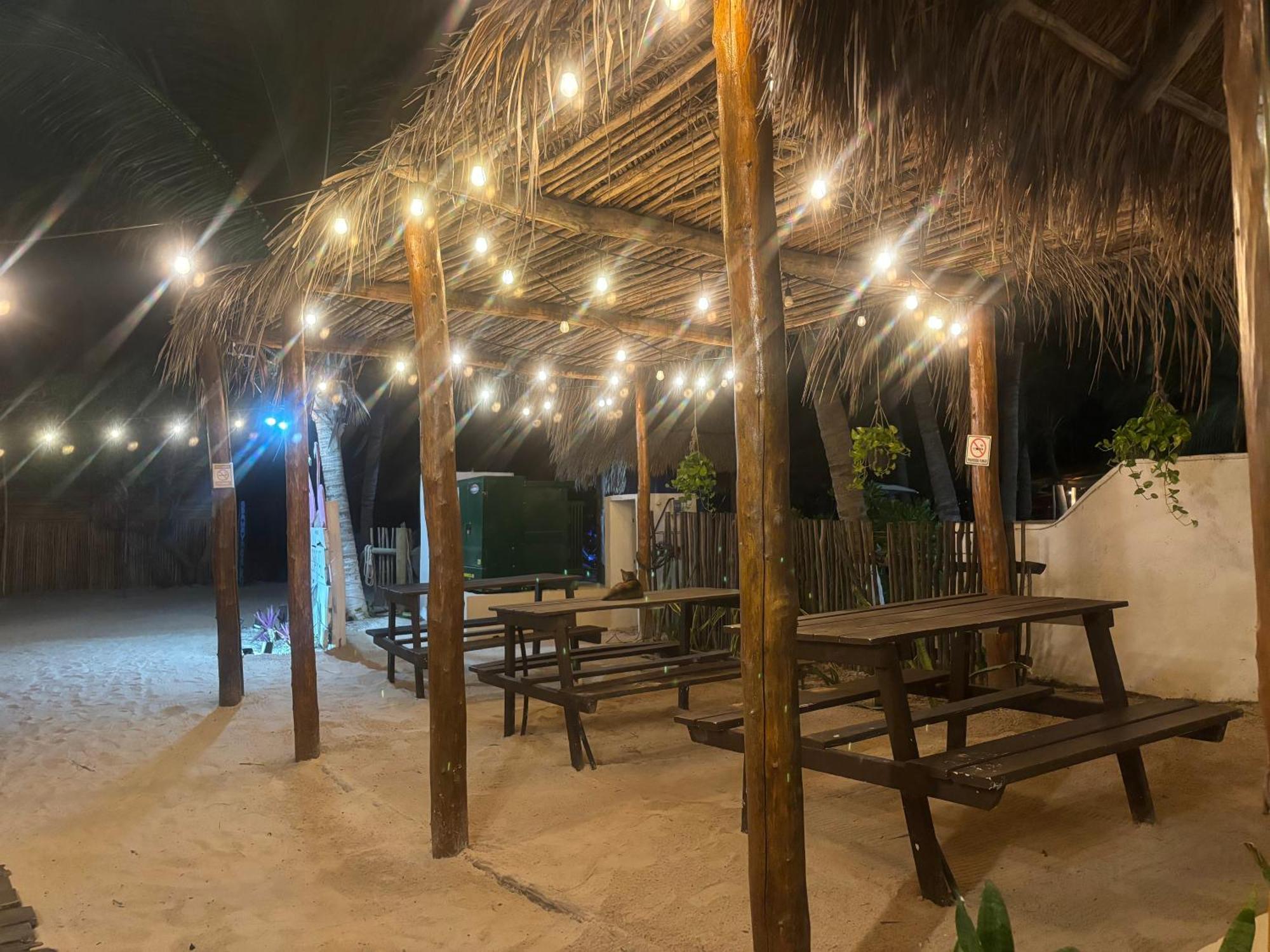 La Diosa Kali Beach Front Hotel 홀박스아일랜드 외부 사진