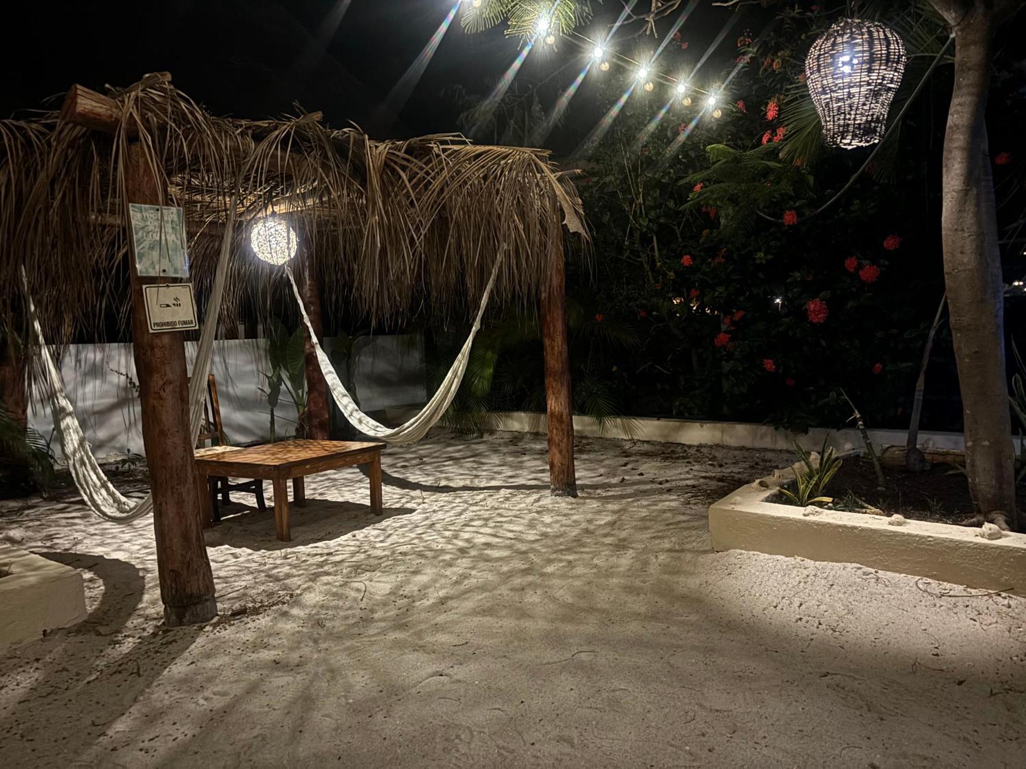 La Diosa Kali Beach Front Hotel 홀박스아일랜드 외부 사진